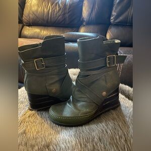 Women’s Miz Mooz Wedge Ankle Booties ( 6.5 )